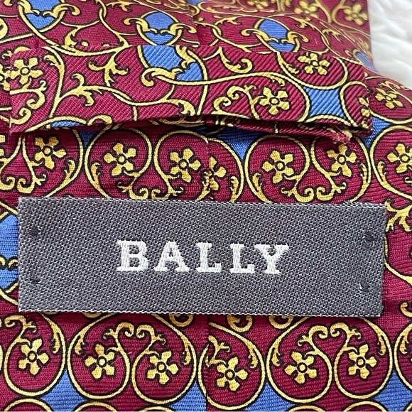Bally Necktie red yellow blue Geometric Italy Made Business Casual Silk Mens Tie - Picture 5 of 7